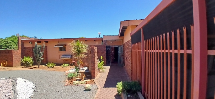 4 Bedroom Property for Sale in Universitas Free State